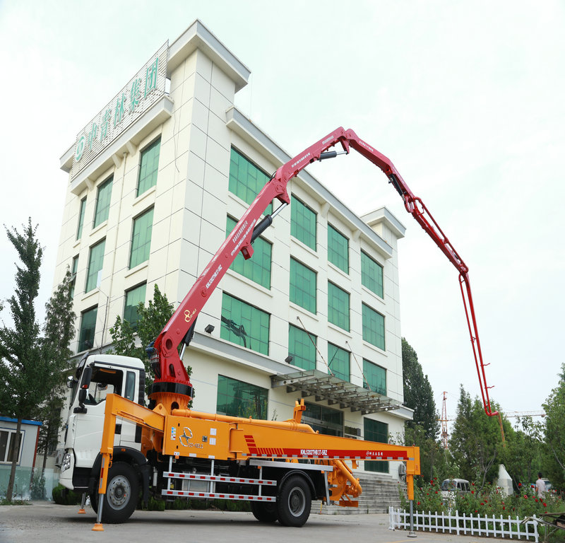 Q小型混凝土泵車。天泵，混凝土泵車