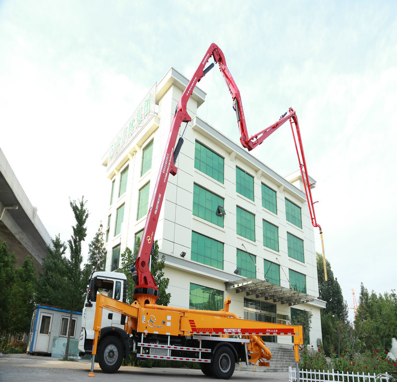 小型混凝土泵車，天泵，小型泵車，泵車