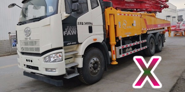 為什么小型混凝土泵車部分位置的臂架不能打開或移動？