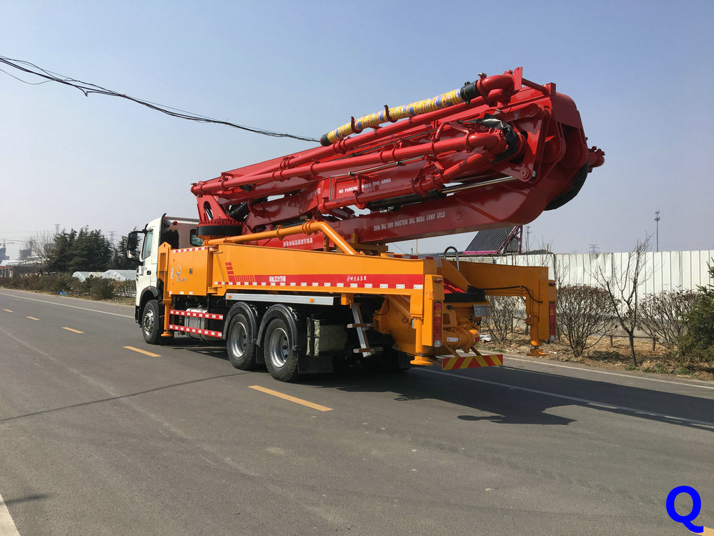 小型混凝土泵車，天泵，小型泵車，混凝土泵車