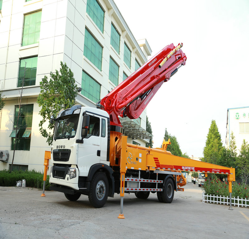 混凝土臂架泵車，小型混凝土泵車，天泵，泵車，小型泵車