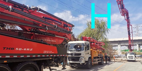 你知道水泥泵車是怎么將水泥泵送上去的嗎？