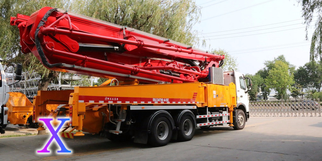 小型混凝土泵車施工過(guò)程中突然下雨怎么辦？——科尼樂(lè)